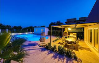 Gorgeous Home In Dograde With Wifi - 7