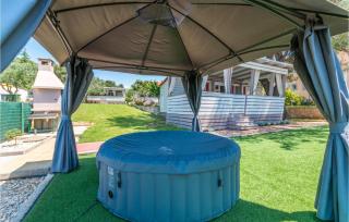 Cozy Home In Sveti Filip I Jakov - 3