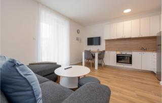 Stunning Apartment In Zadar With Wifi - 4