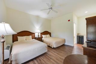 Naples Studio with Canal Access! - Naples - 4
