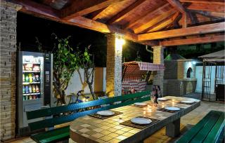 Beautiful Apartment In Sukosan - 4