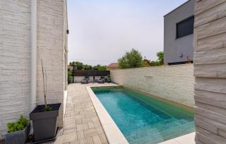 Amazing Home In Zaton - 5