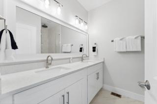 Grand Retreat I! 4BR 5BA Sleeps 15! Private Pool! Luxury and comfort await! - Panama City Beach - 7