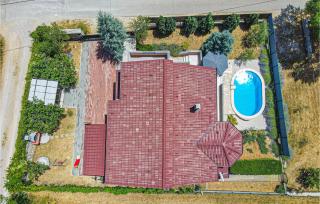 3 Bedroom Awesome Home In Badanj - 1