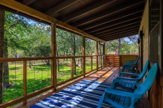 Bluebonnet Waterfront Cottage with Hot Tub - Morris Ranch - 3
