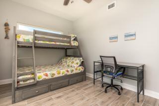 Bay Front with bay and easy Gulf beach access - 2