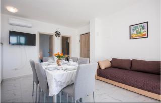 Cozy Apartment In Rogoznica With Wifi - 7