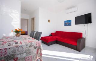 Nice Apartment In Rogoznica - 8