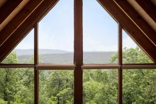Cozy w 5 Private Acres Deck Grill & Dog Friendly - Slanesville - 8