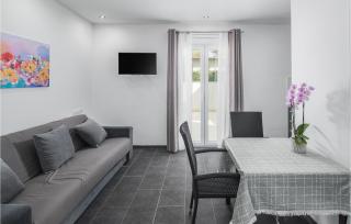 Lovely Apartment In Porec With Wifi - Poreč - 7