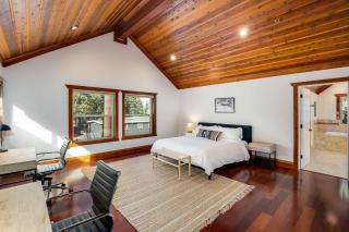A Stylish Tahoe Retreat, Walk to Lake and Casinos! - 2