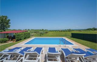 Four-Bedroom Holiday Home In Mihatovici - Rošini - 2