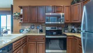 Chasing Sunsets Penthouse Perfect Elegant Ocean Front Condo - 3