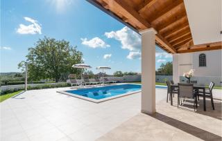 Stunning Home In Vizinada - 3