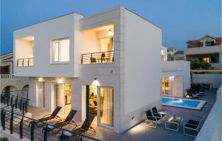 Amazing Home In Povlja - Povlja - 9