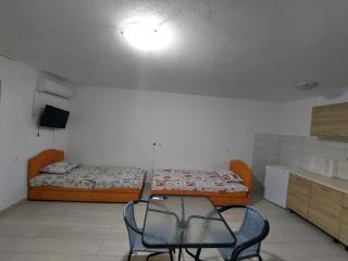 Apartmani Ana Sutomore - Sutomore - 1