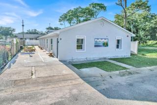 Anchor Ahoy Beach Getaway - Unit 6 - 9