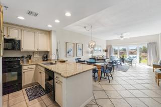 Beach Daze - Beach Manor 113 Ground Floor Condo, Sleeps 6 Steps to Beach Pool, Sauna & More! - 7