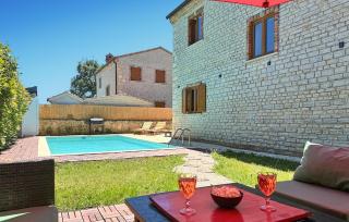 Cozy Home In Cabrunici With Wifi - 9