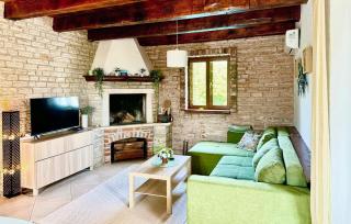 Cozy Home In Cabrunici With Wifi - 8