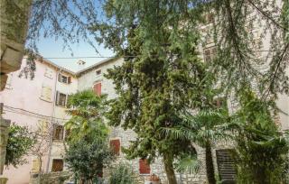 3 Bedroom Amazing Home In Bale - Bale - 1