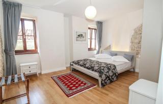 3 Bedroom Amazing Home In Bale - 1