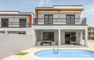 Gorgeous Home In Labin - 1