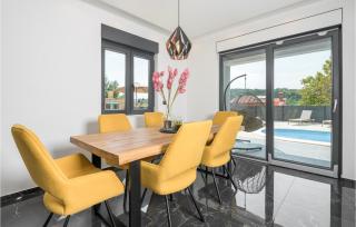 Gorgeous Home In Labin - 6