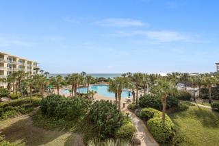 Fun In The Sun! Crescent at Miramar - Gulf Front+Beach Chairs - 8