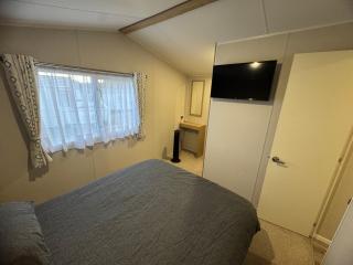 J2 static caravan at Fairway Holiday Park - Sandown - 1
