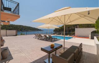 Cozy Home In Milna With Wifi - 1