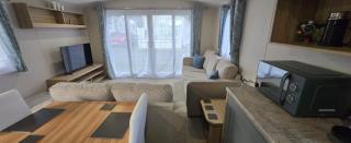 J2 static caravan at Fairway Holiday Park - Sandown - 3