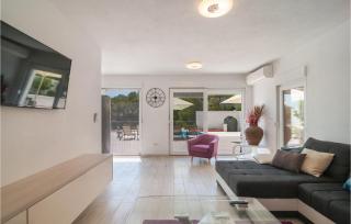 Cozy Home In Milna With Wifi - 5