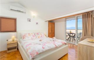 1 Bedroom Amazing Apartment In Malinska - 4