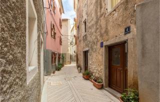 1 Bedroom Stunning Apartment In Cres - 2