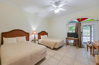 Naples Getaway with Fire Pit and Grill! - Naples - 0