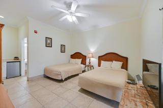 Naples Getaway with Fire Pit and Grill! - Naples - 7