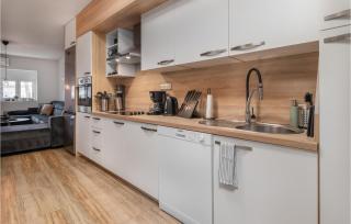 4 Bedroom Lovely Home In Bribir - 4