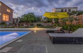 Gorgeous Apartment In Stara Vas - Stara Vas - 3