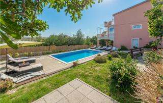 Gorgeous Apartment In Stara Vas - Stara Vas - 2