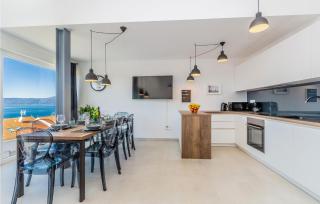 Beautiful Home In Njivice With Wifi - 8