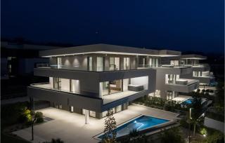 Amazing Apartment In Malinska With Private Swimming Pool, Can Be Inside Or Outside - 4