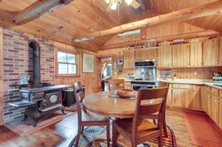 Dog-Friendly Park Falls Cottage with 5 Acres and Lake - Park Falls - 8