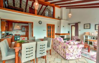 Stunning Home In Icici - 6