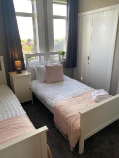 Glen Mhor - Beautiful two bedroom apartment Dunfermline - 1