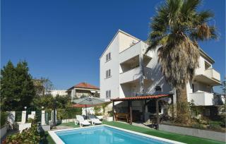 Three-Bedroom Apartment In Split - Split - 6