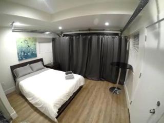 Beautifully Remodeled Open Air Studio In Hillcrest - San Diego - 2