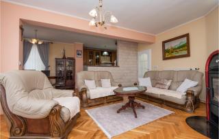 6 Bedroom Awesome Home In Grubine - Grubine - 6