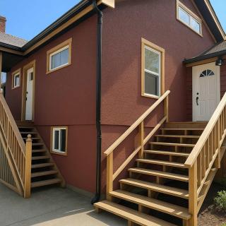 Quaint Attic Suite w Pool & Deck Access - Victoria - 1
