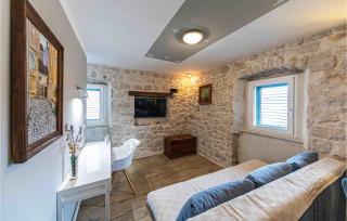 Gorgeous Apartment In Slatine With Wifi - Slatine - 9